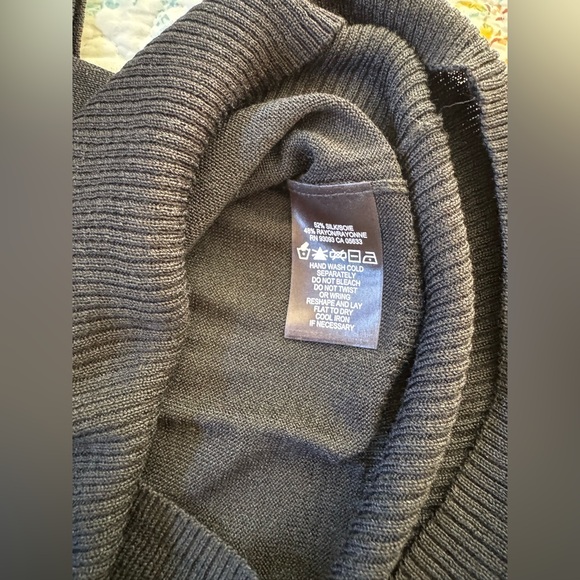 Nic and Zoe ballet neck, waisted silk and rayon top. Beautiful and feminine. M. - Picture 4 of 6